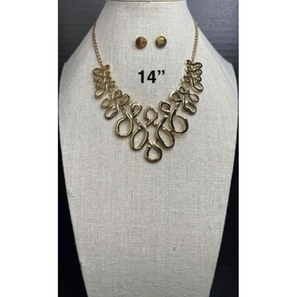 31. V shape bib set